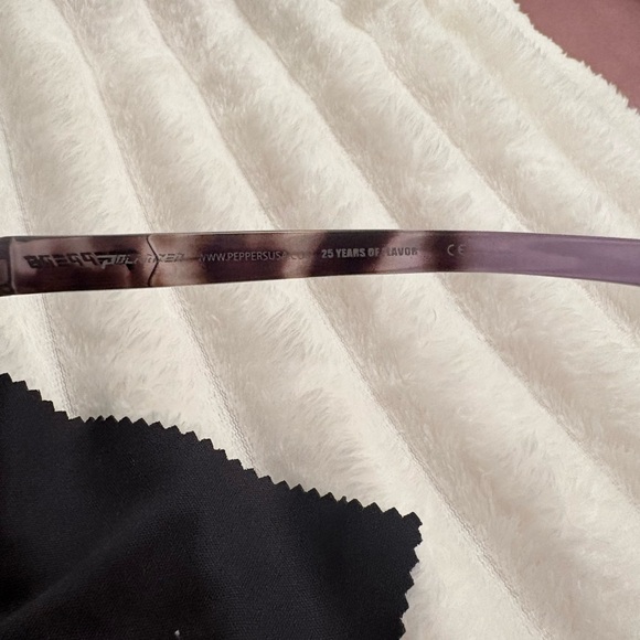 Women's Tinted Sport Sunglasses - Picture 6 of 6